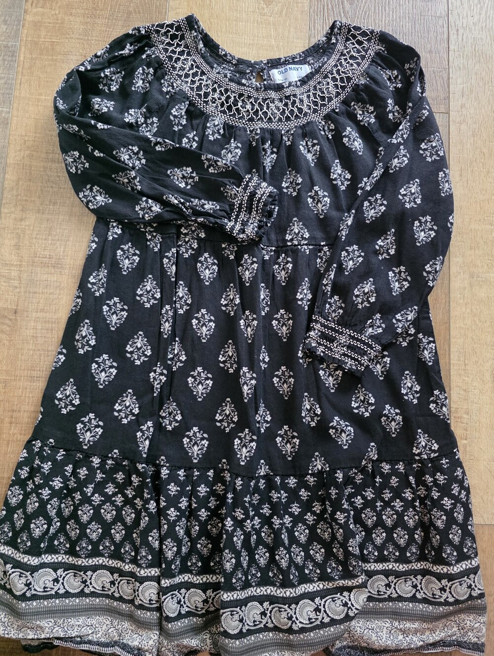 Old Navy Black & White Printed Smocked-Yoke Dress - Size Large (10/12)